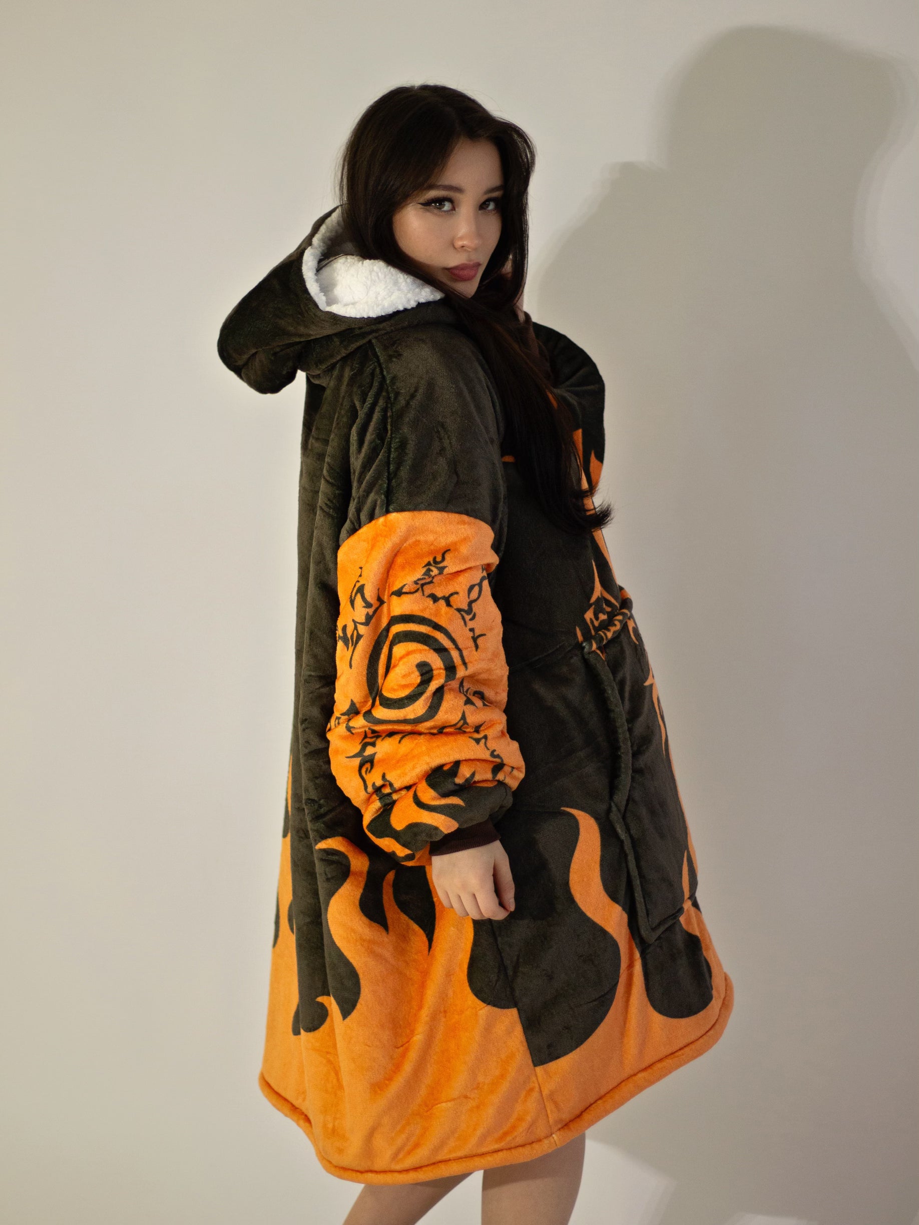 Verfluchtes Siegel Kuschelpullover mit Decke